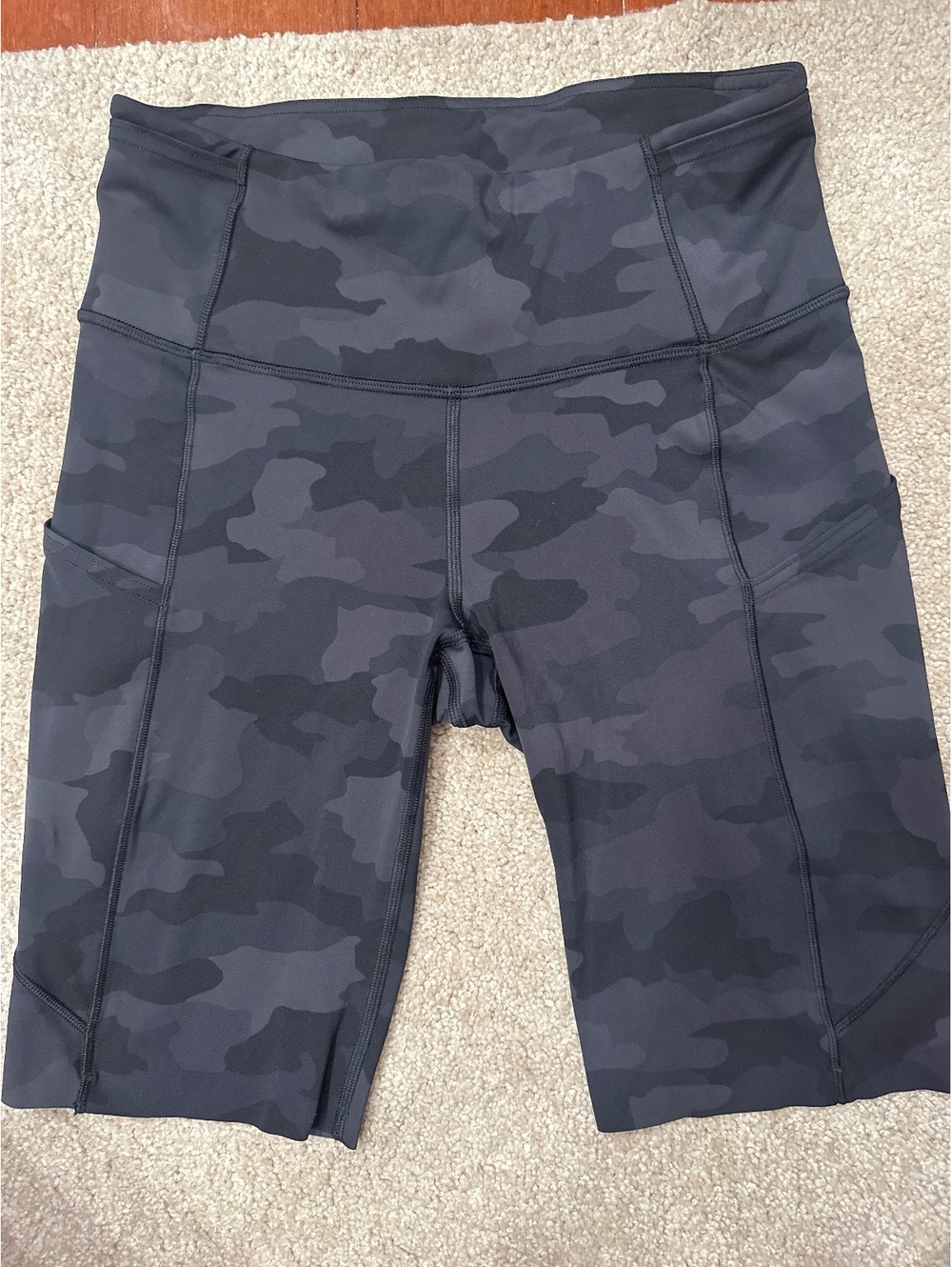 (4)Lululemon Black Camo High-Rise Bike Shorts Size 6